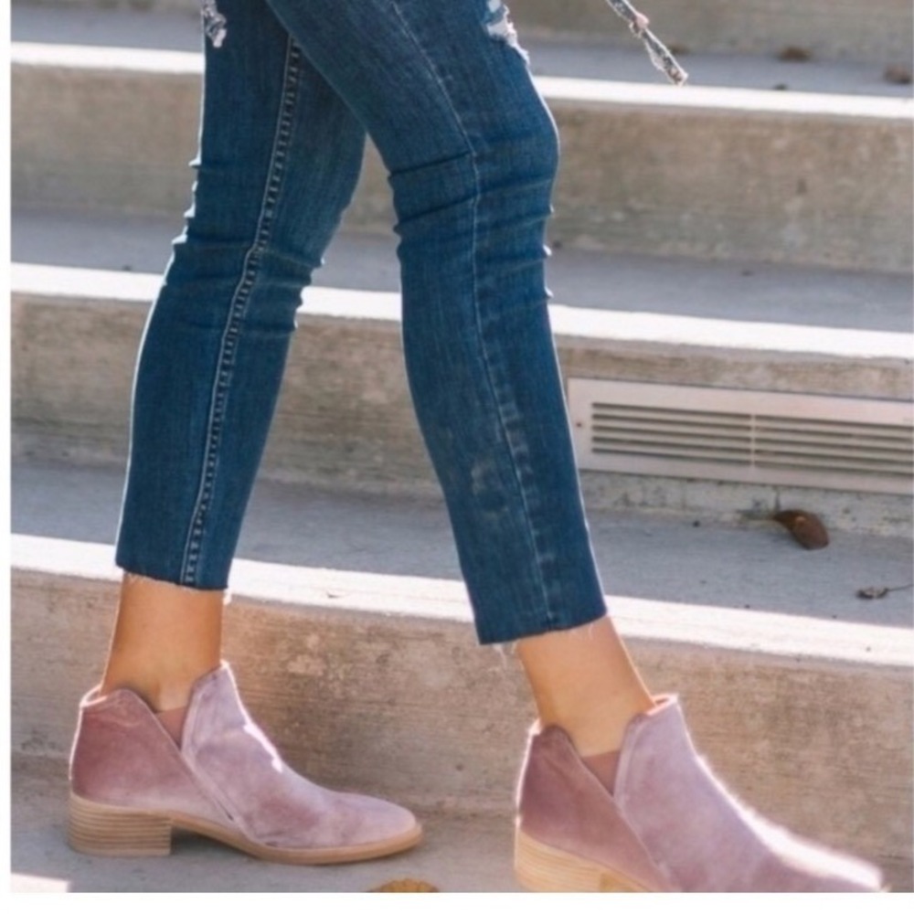 Dolce Vita Women's Size 7.5 Pink Rose‎ Velvet Ankle Booties